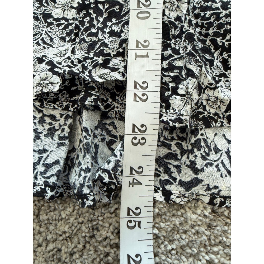Banana Republic Womens Black White Floral V-Neck Wrap Top Size S NEW w/ Tags - Picture 4 of 6